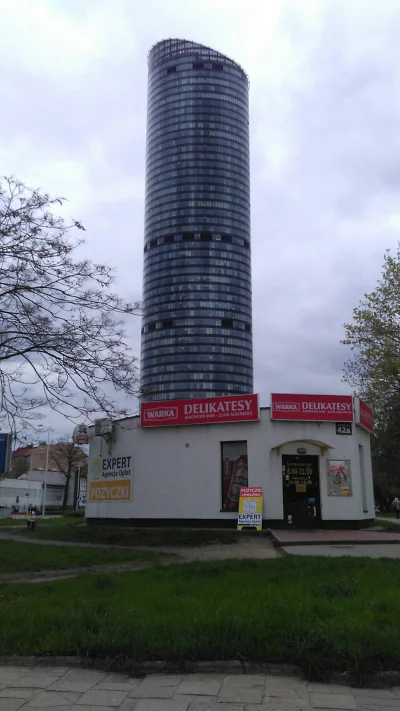 Dzionny - Fajny ten Sky Tower tylko czemu tak mało wejść... ( ͡° ʖ̯ ͡°)
#wroclaw #heh...