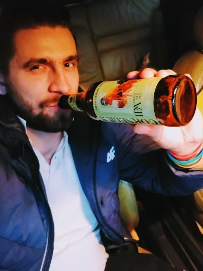 Damianowski - Siedze w samochodzie pije pifffko obok żabki 
Ooo kurde ale perełka się...