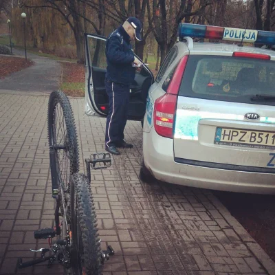 zloty_wkret - #policja #strazmiejska #bagiety 
Ankieta wyłącznie dla osób, które kie...