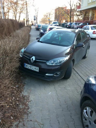 ereswude - Patrzcie jak samochód ładnie zaparkował 
#Warszawa