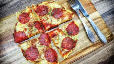 pojke2 - Teraz coś fajnego dla Mirabelek na #kuchennyviral - pizza na cieście z mąki ...