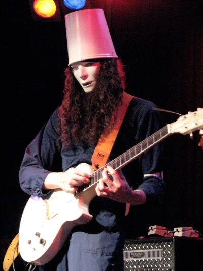 seeksoul - @CountGrishnackh: warto wspomnieć, że autorem motywu jest sam Buckethead, ...