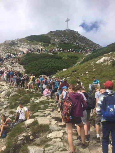 daeun - Poważnie? Tam jest tak codziennie? Xd #podrozujzwykopem #tatry #giewont