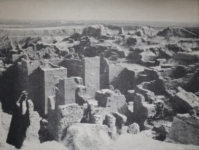 myrmekochoria - Wykopaliska wokół Bramy Isztar, 1938 rok.

"Brama w Babilonie, wzni...