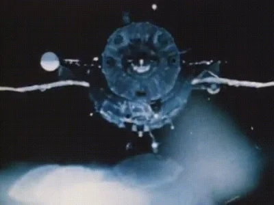 d.....4 - Fotografia wykonana podczas dokowania Sojuza 5 z Sojuzem 4 w 1969. Było to ...