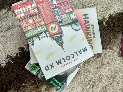 Anyway - Październikowy zestaw książek dotarł! 

#gownowpis #ksiazki #malcolmxd #hawk...