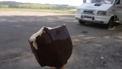 stamart - Na szczycie góry w Kuźminie na parkingu spotkałem dostawczaka z chłodnią. I...