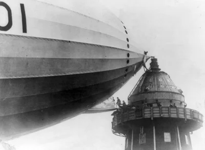 C.....g - #artdeco #aircraftboners #empirestate #zeppelin #sterowiec

tak samo miał...
