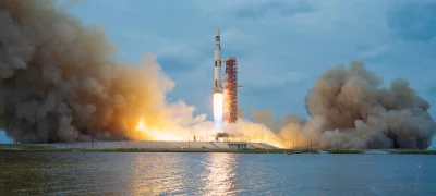 d.....4 - Maj 1973 - start rakiety Saturn V razem ze stacją Skylab 1 na pokładzie. 

...