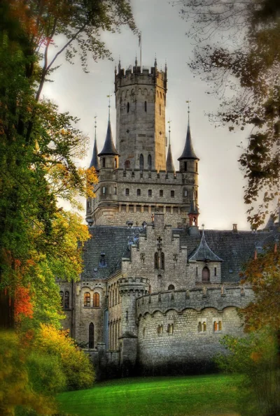 KiciurA - Zamek Marienburg – neogotycki zamek książąt hanowerskich koło Nordstemmen w...
