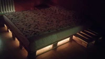 suwalka - @thisisthesix: Trochę słabo widać, moje łóżko z palet. Ze szlifowaniem troc...