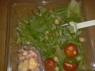 RedBaron - #obiad #salatki #biedronka 

Ona udaje ze jest zdrowa ja udaje ze sie naja...