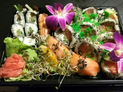 Raffael - Jakby ktoś chciał zjeść #sushi z dostawą w #lodz to polecam Kaminari (⌐ ͡■ ...