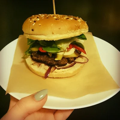 nika_blue - Meczowy mini-burger (｡◕‿‿◕｡)

#gotujzwykopem #mecz #pilkanozna #chwalesie