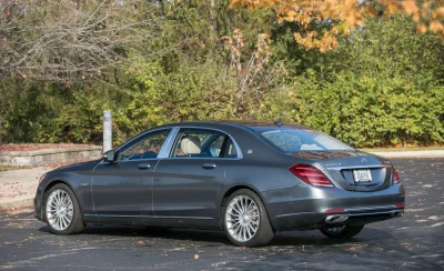 onet12 - @NailS88: a ten wygląda jak Mercedes-Maybach S560