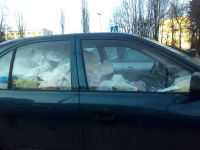 S.....k - Patrzcie co dzisiaj obok mnie zaparkowało. Jak można doprowadzić auto do ta...