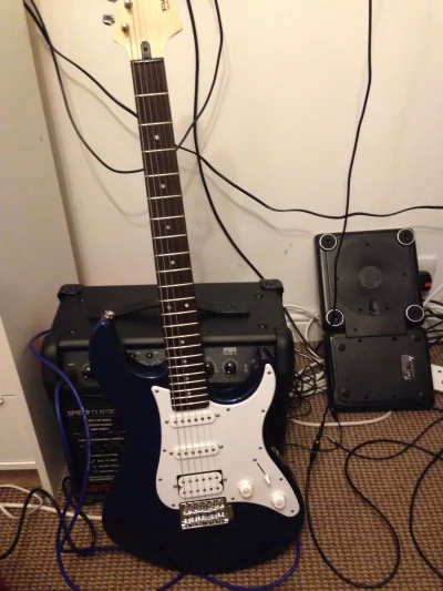klik34 - #gitara #gitaraelektryczna 

Dzis stałem się posiadaczem wiosła Yamaha Pacif...
