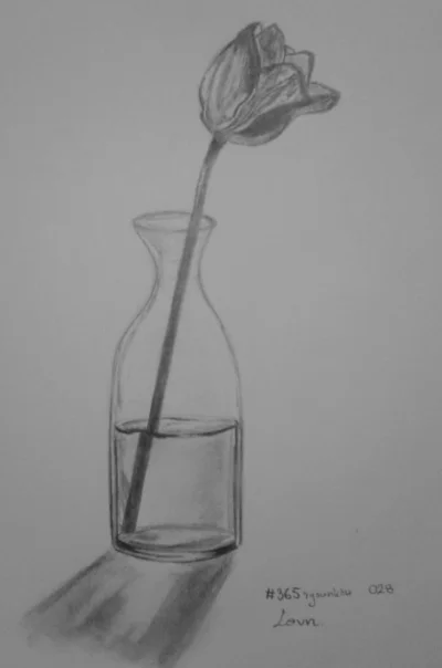 lovn - 28/365 - Kwiat

Stwierdziłam że raz jeszcze spróbuję narysować szkło i wodę,...