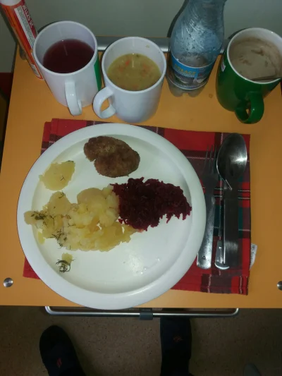 Kwassokles - #szpital #jedzenie #zdrowie i po obiedzie ziemniaki z koperkiem buraczki...