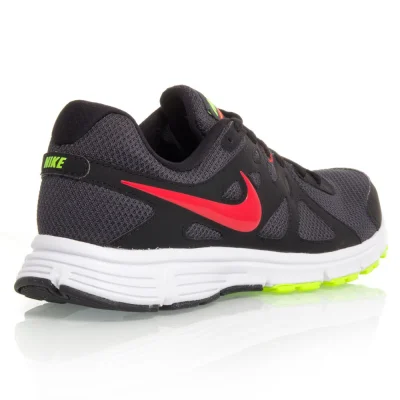 fuzzy1 - @Kafarek555: Nike Revolution 2. Już kilkaset kilometrów w nich zrobiłem i je...