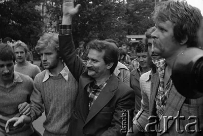 LaPetit - Sierpień, 1980 rok. Robert Więckiewicz z kolegami podczas strajku w Stoczni...