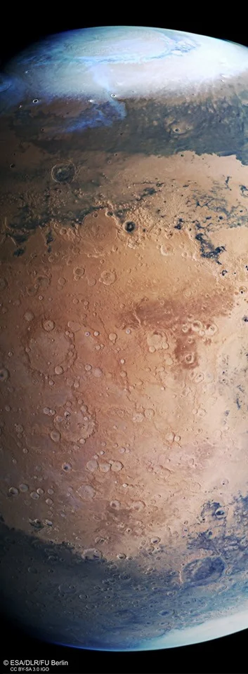 ntdc - Mars od ESA. 

Zdjęcie obejmuje obszar rozciągający się od pokrytego czapą l...