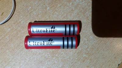 czerwonyziemniak - Mirki, czy te akumulatory są legitne? Zamawiałem ultrafire na alle...