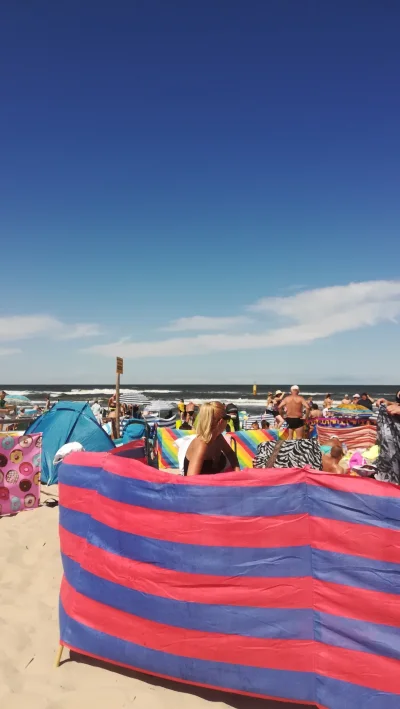 Mexor - Siedzę sobie z rodzinką na plaży nad morzem, a oto jaki mamy piękny widok na ...