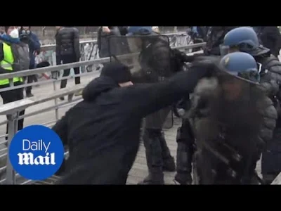 Pawel993 - > Obecna francuska policja nie różni się niczym od sławnego w tamtych lata...