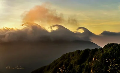 w.....g - Chmury Kelvina-Helmholtza
#chmuryboners #chmury