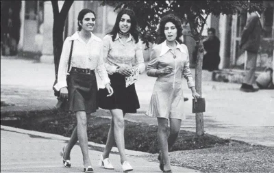 sropo - Afgańskie licealistki w Kabulu w latach 70-te XX wieku. To zdjęcie wręcz jest...