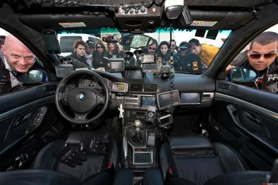 qoompel - #ciekawostki #policja #niemcy #samochody #bmw #m5

Fotka wnętrza BMW M5 p...