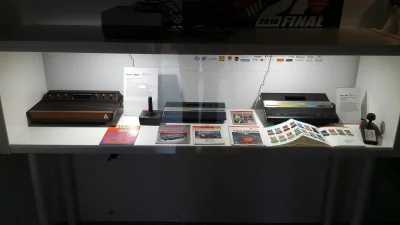 Szyszkownik_Kilkujadek - Atari VCS, Atari 2600 oraz Atari 7800 zyskały nową gablotę. ...