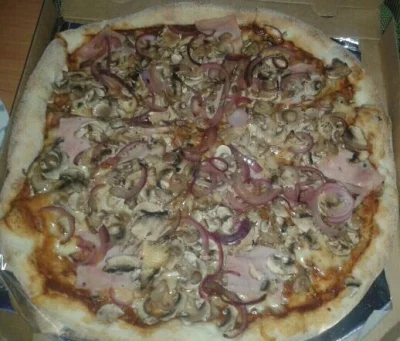 M.....k - czo to za kupa? :D
ale zjadlam i dobre bylo... :( 
#dagrasso #pizza #jedzen...