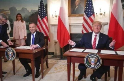 Picfan - #heheszki #duda #trump #żydzi 
Kiedy podmieniłeś kartki i to USA muszą tera...