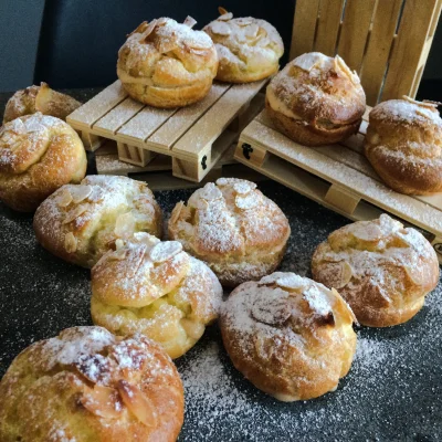 H.....a - Paris-Brest w formie ptysiów dla wygodniejszego jedzenia i serwowania.

Kor...