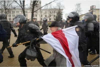 szurszur - Łukaszenka wygrał z opozycja. Zapowiadany na dzis marsz opozycji został sp...