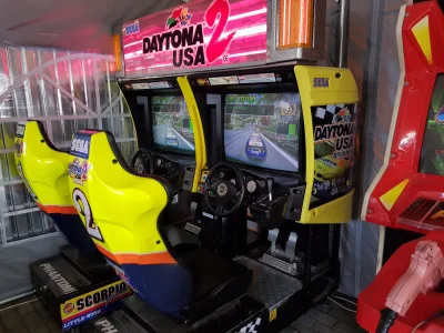 RicoElectrico - Daytona USA 2 na Skwerze Kościuszki w Gdyni
#arcade #sega #gry i już ...