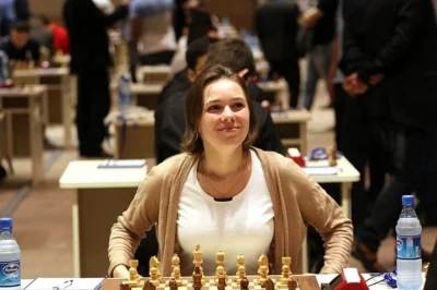 g.....3 - Siostra Anny Muzychuk, Maria Muzychuk to mistrzyni świata w szachy od kwiet...