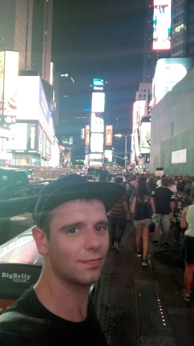 syluch - Pozdrawiam wszystkich z Times Square. Masa ludzi, niesamowity tłum. Dziś uda...