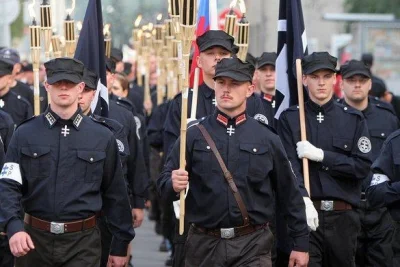 D.....a - @qweasdzxc: wystarczy spojrzeć jak lubią się ubierać. Poniżej zdjęcie preze...