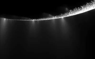 d.....4 - Lodowe gejzery na południowym biegunie polarnym Enceladusa. 

#kosmos #satu...