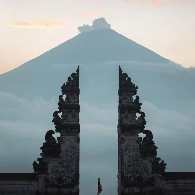 Castellano - Bali. Indonezja
foto: josiahwg
#fotografia #gory #indonezja #earthporn...