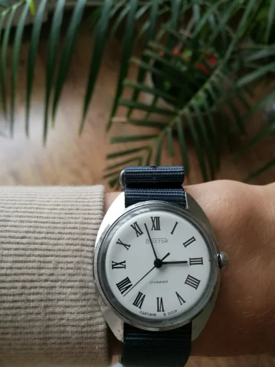 Amiry - Wczoraj dostałem od dziadka stary sprawny radziecki zegarek. Dzisiaj wymienił...