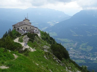 Atreyu - Berchtesgaden, bardzo urokliwa miejscowość. Szczególnie ta piękna posiadłość...