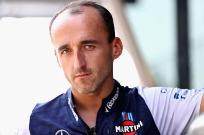 P.....i - Wziął miliony, bo za miliony kocha i cierpi katusze. 
SPOILER
 #kubica #f1 ...