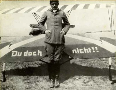 stahs - A tu niemiecki as, który zestrzeli 62 samoloty - na ogonie swojego ma napis: ...