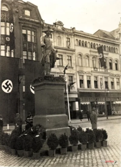 Ex3 - Bydgoszcz 1941, Stary Rynek. Pomnik króla Fryderyka II Wielkiego.
To samo miej...