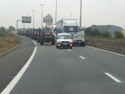 rybak_fischermann - Autostrady są zablokowane. Do kierowców ciężarówek dołączyli roln...