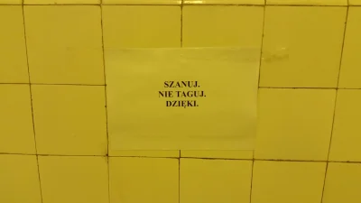 silnypoamfie7 - @KochamJescKisiel: w teatrze studio w PKiN jest coś takiego w toaleci...